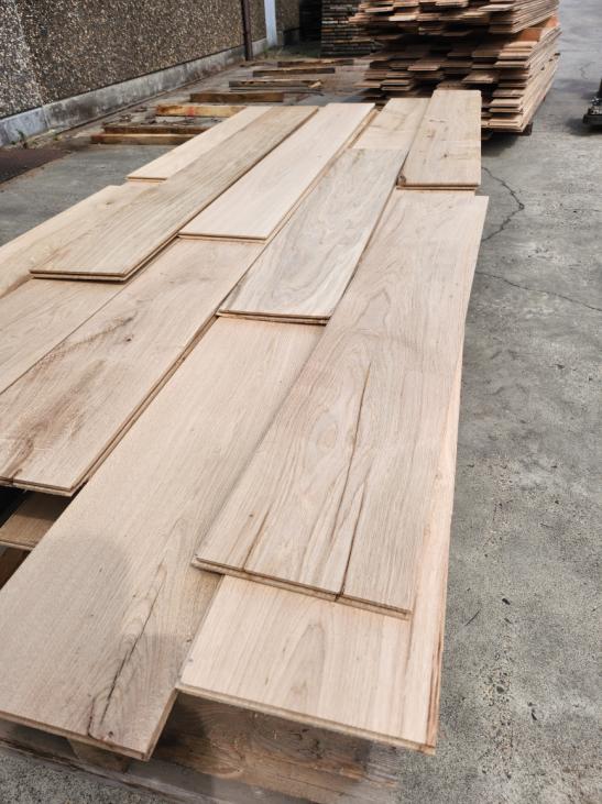 Mix-kwaliteit massieve eiken planken 150mm breed 15mm dik